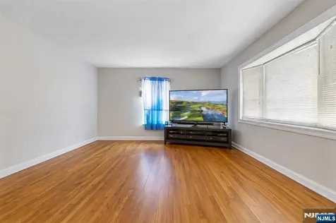 103 Glenbrook Parkway Englewood NJ 07631