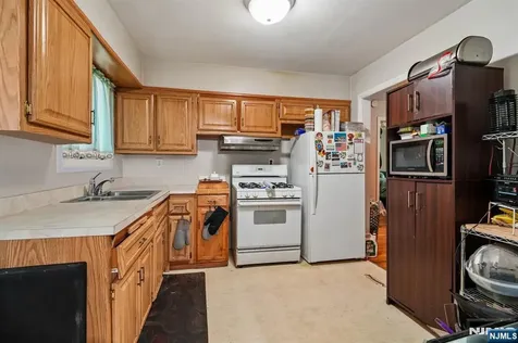 103 Glenbrook Parkway Englewood NJ 07631