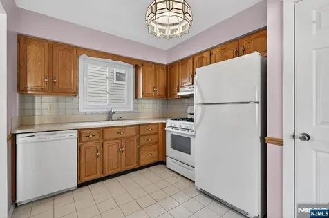 53 Patricia Place Clifton NJ 07012
