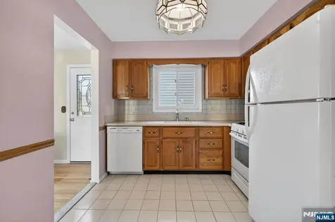 53 Patricia Place Clifton NJ 07012