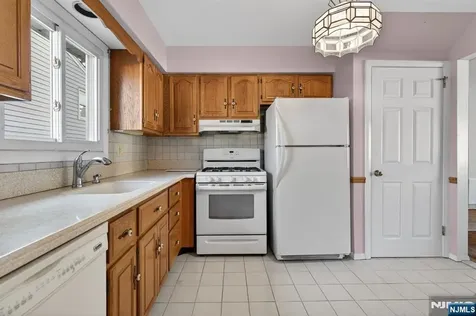 53 Patricia Place Clifton NJ 07012