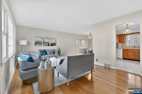 53 Patricia Place Clifton NJ 07012