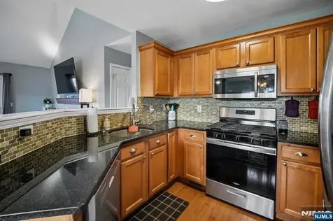 37 Mountainside Drive Pompton Lakes NJ 07442