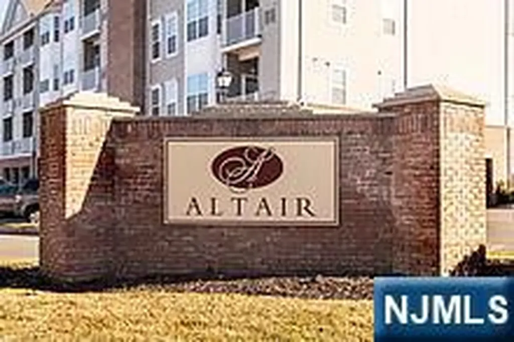 526 Bushes Lane Elmwood Park NJ 07407