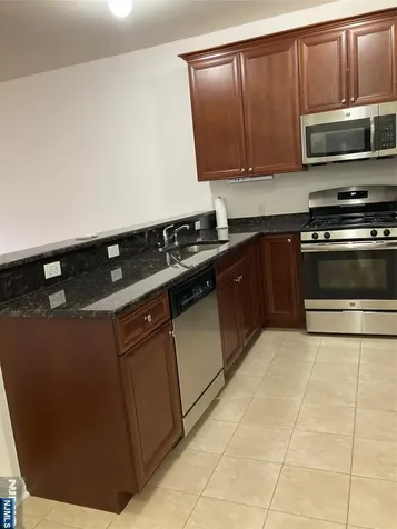 526 Bushes Lane Elmwood Park NJ 07407