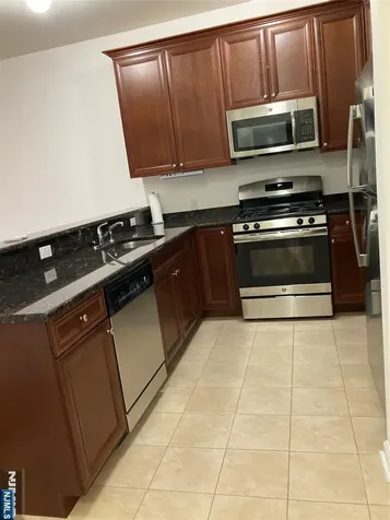 526 Bushes Lane Elmwood Park NJ 07407