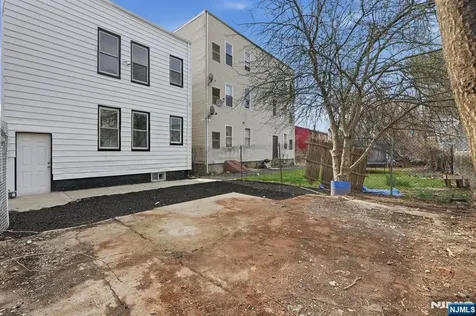 301 Ellis Avenue Irvington NJ 07111