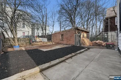 301 Ellis Avenue Irvington NJ 07111