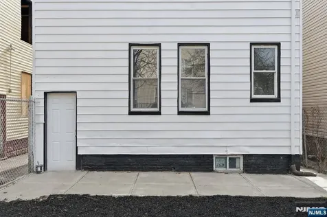 301 Ellis Avenue Irvington NJ 07111