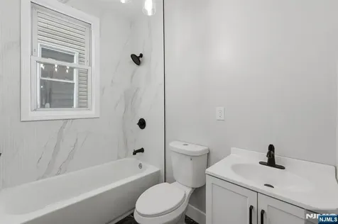 301 Ellis Avenue Irvington NJ 07111