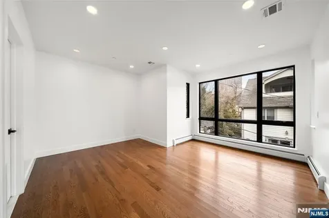 1456 River Road Edgewater NJ 07020