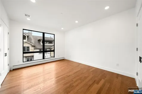 1456 River Road Edgewater NJ 07020