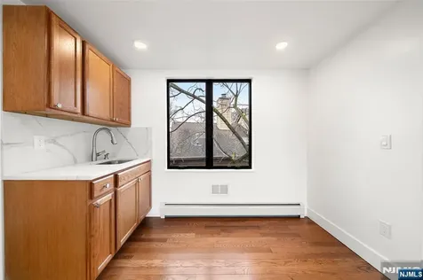 1456 River Road Edgewater NJ 07020