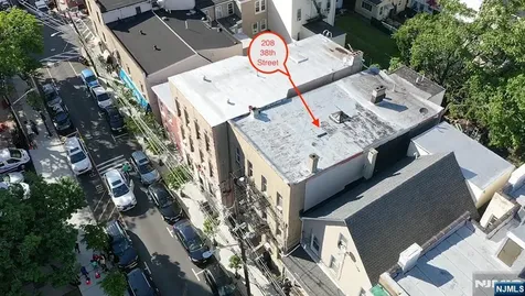 208 38th Street Union City NJ 07087
