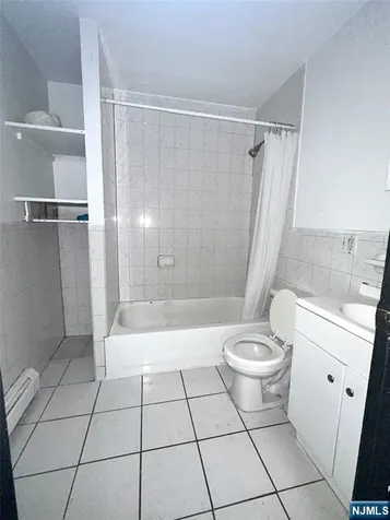 208 38th Street Union City NJ 07087