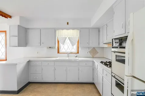 240 Ridge Road Cedar Grove NJ 07009