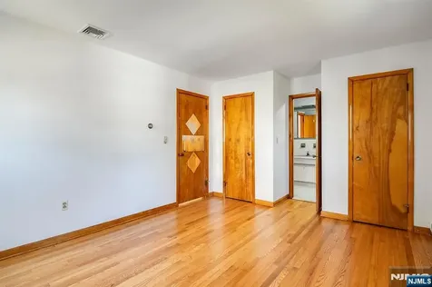 240 Ridge Road Cedar Grove NJ 07009