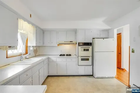 240 Ridge Road Cedar Grove NJ 07009