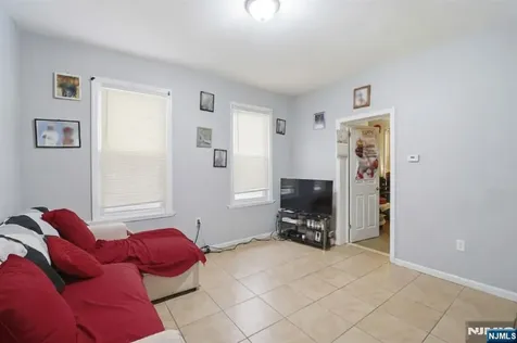 550 Norwood Street East Orange NJ 07018