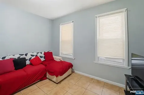 550 Norwood Street East Orange NJ 07018