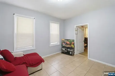 550 Norwood Street East Orange NJ 07018