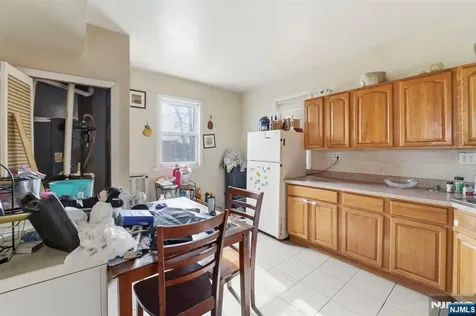 550 Norwood Street East Orange NJ 07018