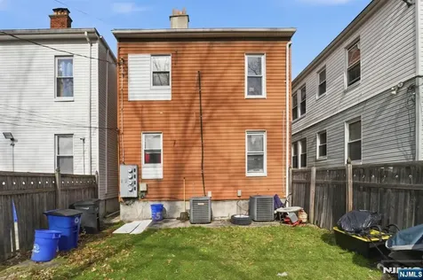550 Norwood Street East Orange NJ 07018