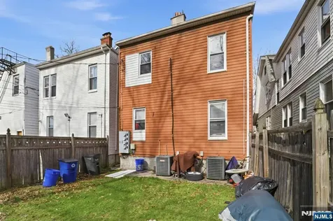 550 Norwood Street East Orange NJ 07018