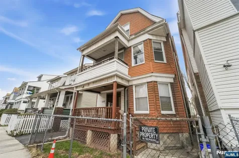550 Norwood Street East Orange NJ 07018