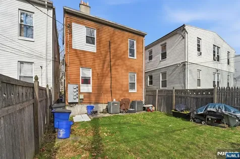 550 Norwood Street East Orange NJ 07018