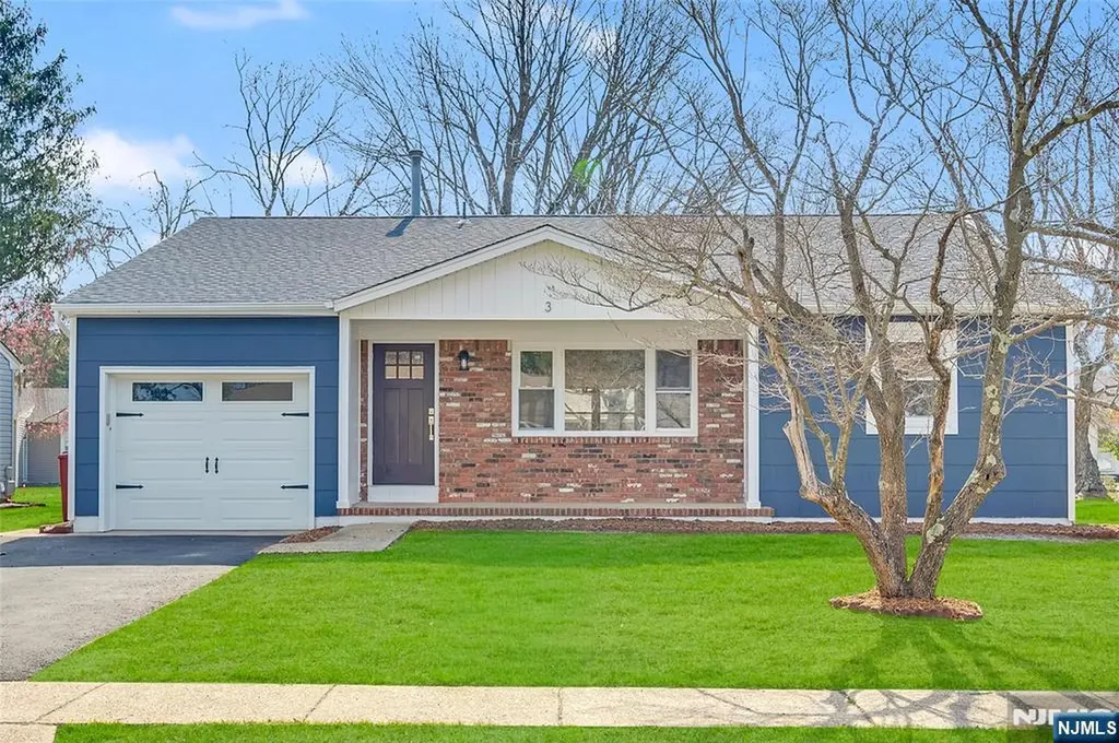 3 Pembroke Lane Berkeley NJ 08757
