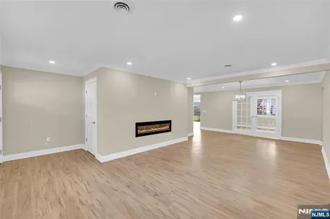 3 Pembroke Lane Berkeley NJ 08757