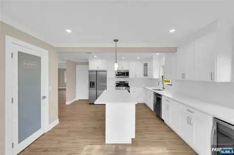 3 Pembroke Lane Berkeley NJ 08757
