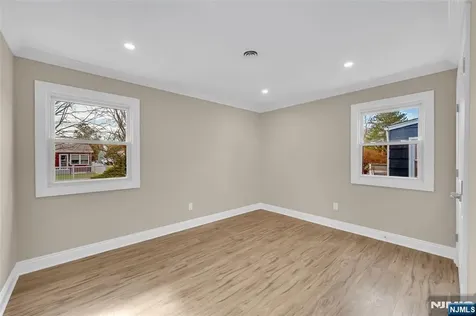 3 Pembroke Lane Berkeley NJ 08757