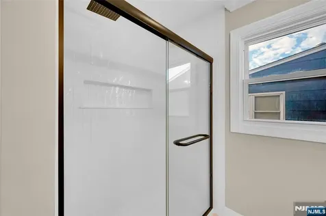 3 Pembroke Lane Berkeley NJ 08757