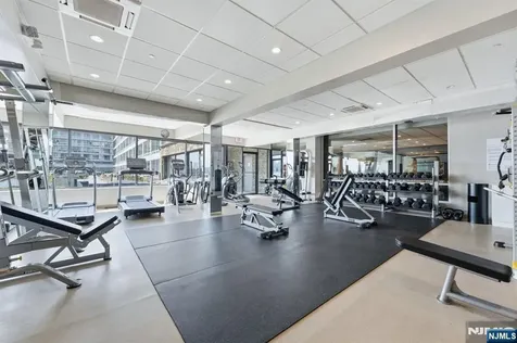 9 Somerset Lane Edgewater NJ 07020