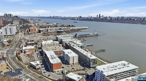 9 Somerset Lane Edgewater NJ 07020