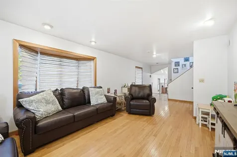 72 Hudson Drive West Milford NJ 07480