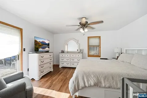 72 Hudson Drive West Milford NJ 07480