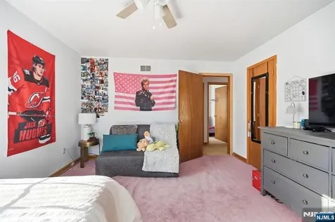 72 Hudson Drive West Milford NJ 07480