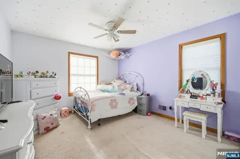 72 Hudson Drive West Milford NJ 07480
