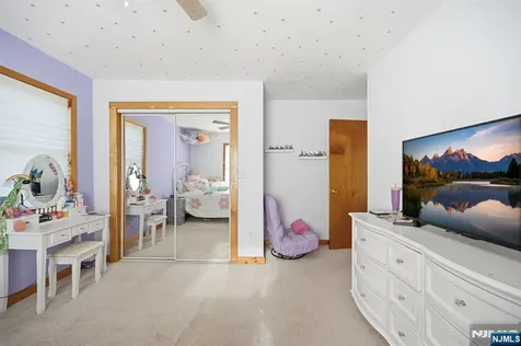 72 Hudson Drive West Milford NJ 07480