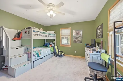 72 Hudson Drive West Milford NJ 07480