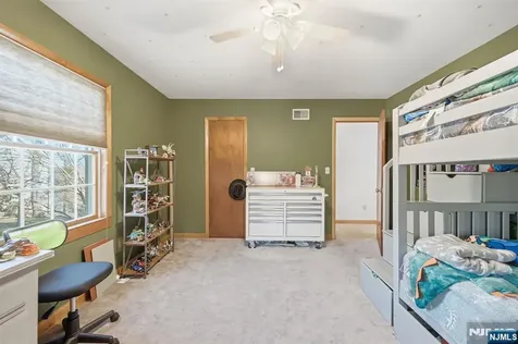 72 Hudson Drive West Milford NJ 07480