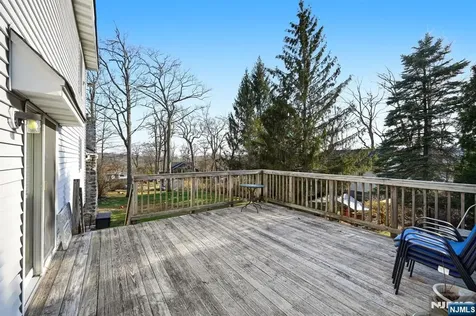 72 Hudson Drive West Milford NJ 07480