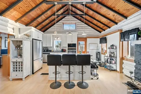 72 Hudson Drive West Milford NJ 07480