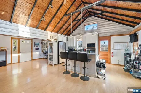 72 Hudson Drive West Milford NJ 07480