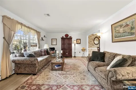 1 Sylvan Court Pequannock Township NJ 07444