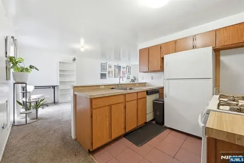 120 Carnegie Place Union NJ 07088