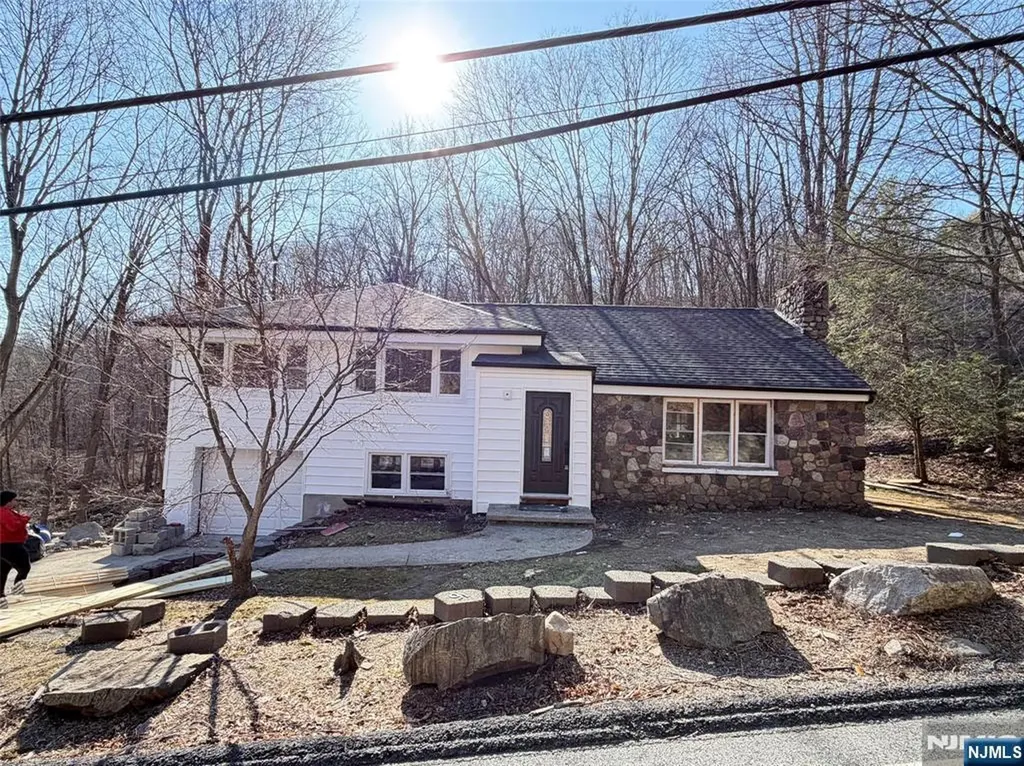 91 Germantown Road West Milford NJ 07480